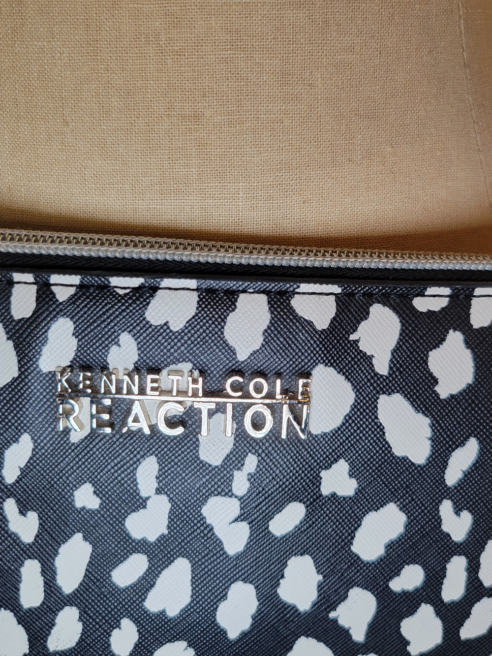 Kenneth Cole Reaction Black and White Dalmatian Print/ Polka Dot Crossbody - Picture 3 of 16
